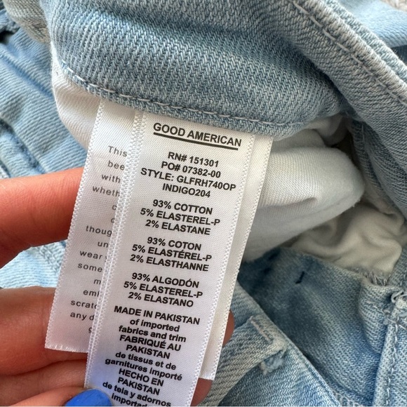 Good American Good Legs Flare Light Wash Jeans
Fray Hem H740 Wide Leg 15 / 34 - Picture 4 of 12